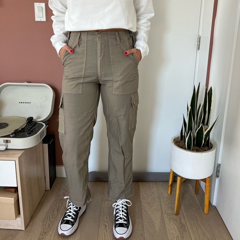 Cargo Pants, New condition! Worn once (Runs Small)